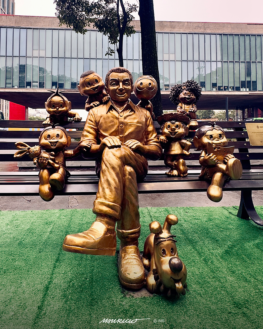 Banco em homenagem a Mauricio de Sousa 1